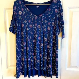 Ladies short sleeve top